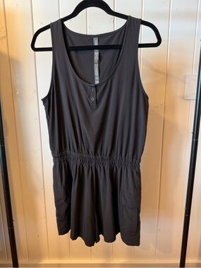 Vuori Villa Utility Romper Black Size Medium